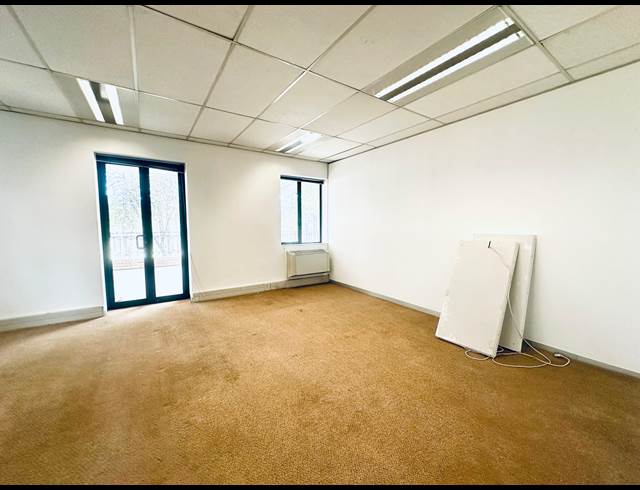 359.73M² OFFICE TO LET IN WOODMEAD