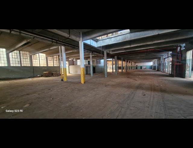 2,300M² WAREHOUSE TO LET IN SELBY