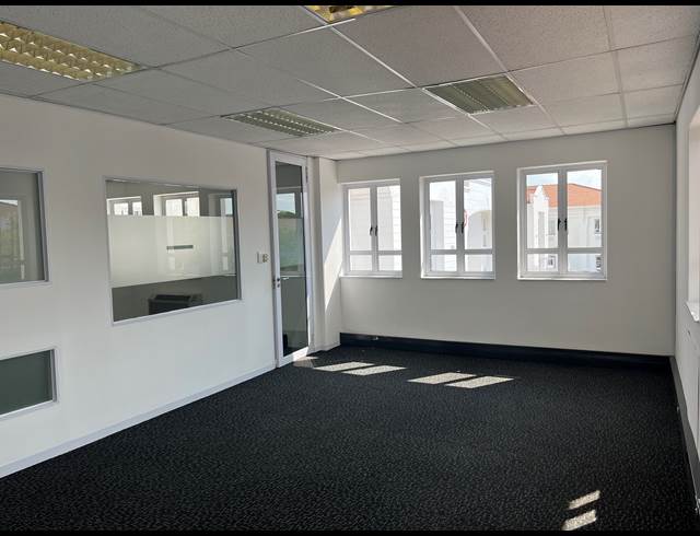 1,224M² OFFICE TO LET IN BRYANSTON