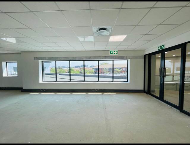 425M² OFFICE TO LET IN VORNA VALLEY