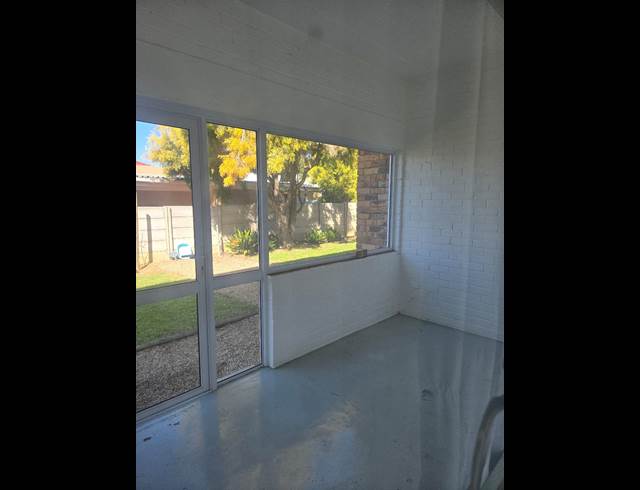 2 bed property to rent in LANGERUG