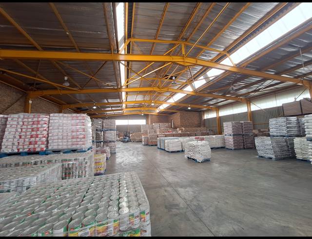 1,300M² WAREHOUSE TO LET IN ROBERTVILLE