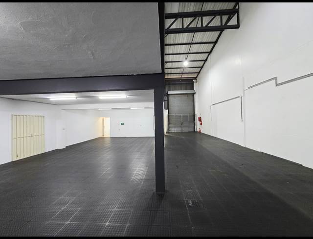353M² WAREHOUSE TO LET IN NORTH RIDING