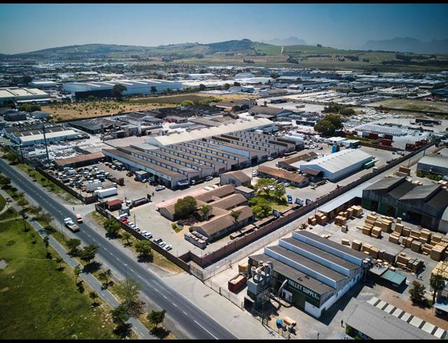 2,200M² WAREHOUSE TO LET IN BLACKHEATH INDUSTRIAL