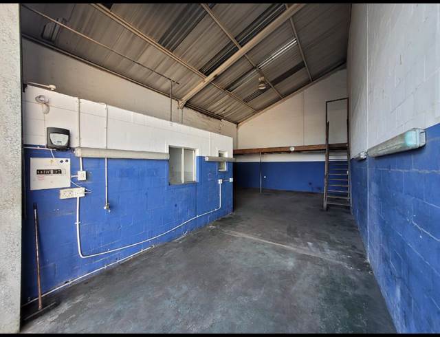 92M² WAREHOUSE RENTED IN KILLARNEY GARDENS