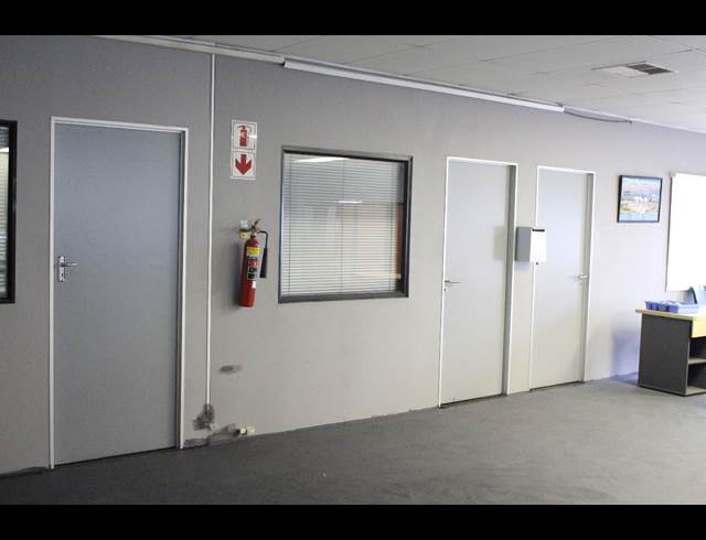 541M² BUILDING TO LET IN RIVERHORSE VALLEY
