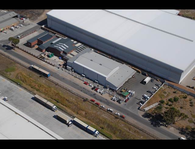 1,804M² FACTORY TO LET IN PHILIPPI
