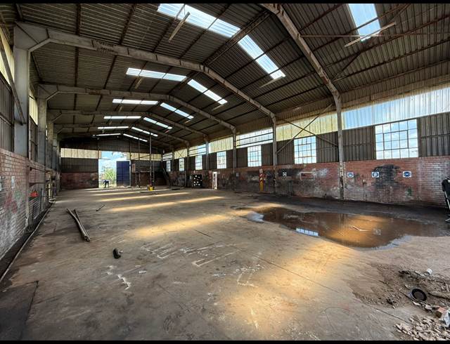 770M² WAREHOUSE TO LET IN LASER PARK