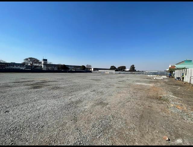 9,000M² WAREHOUSE TO LET IN RUSTIVIA
