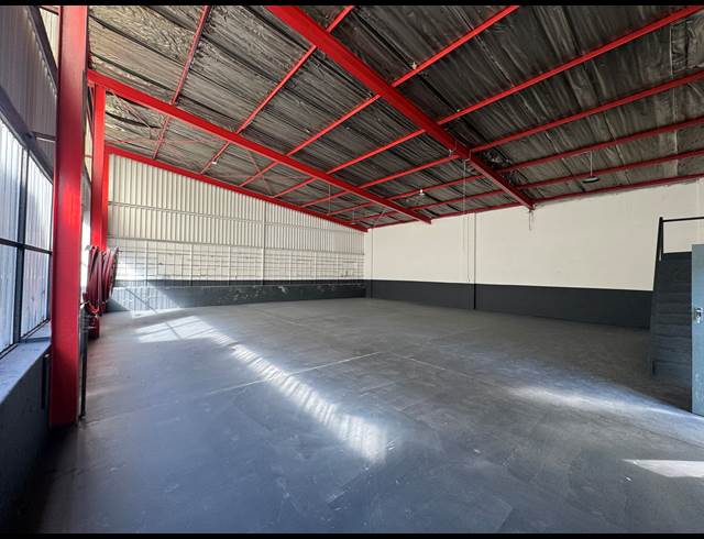 377M² WAREHOUSE TO LET IN WYNBERG