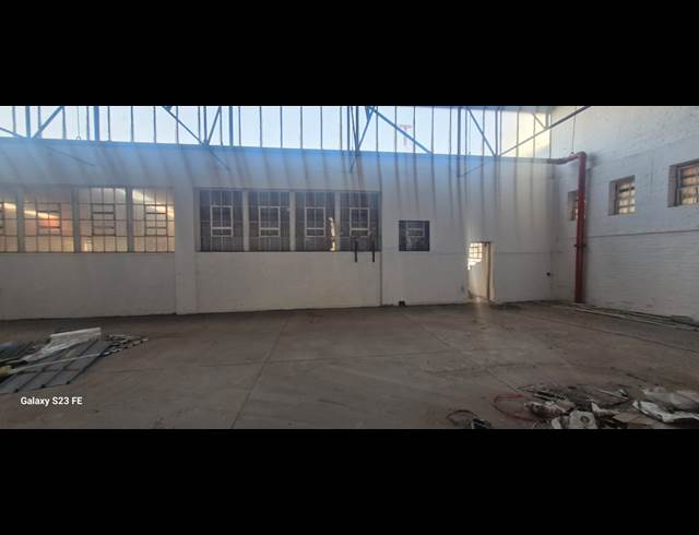 300M² WAREHOUSE TO LET IN SELBY