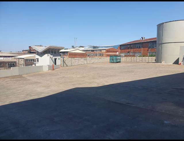19,000M² WAREHOUSE TO LET IN NEW GERMANY