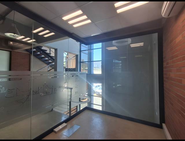 678M² OFFICE TO LET IN BEACON BAY