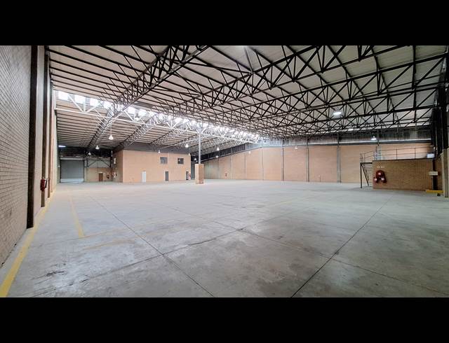 2,418M² WAREHOUSE TO LET IN NORTH RIDING
