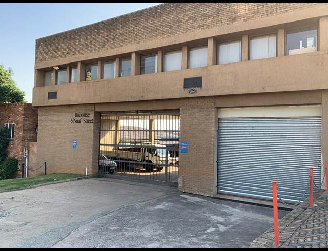 1,300M² WAREHOUSE TO LET IN STRIJDOMPARK