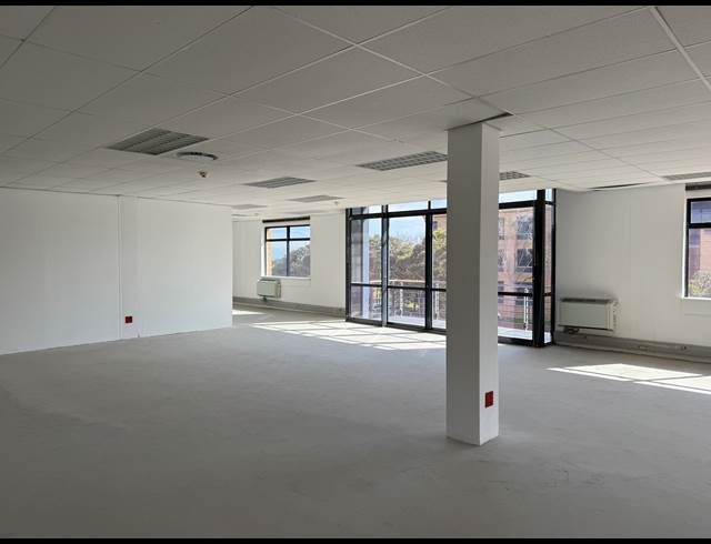 346.80M² OFFICE TO LET IN PLATTEKLOOF 3