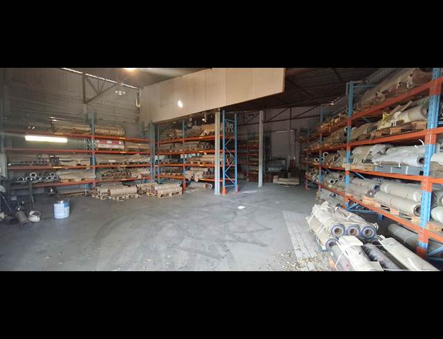 260M² BUILDING TO LET IN APEX