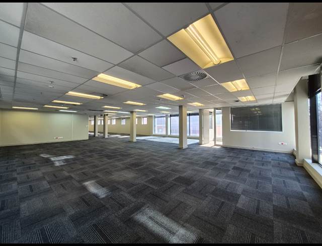 725M² OFFICE TO LET IN WAVERLEY