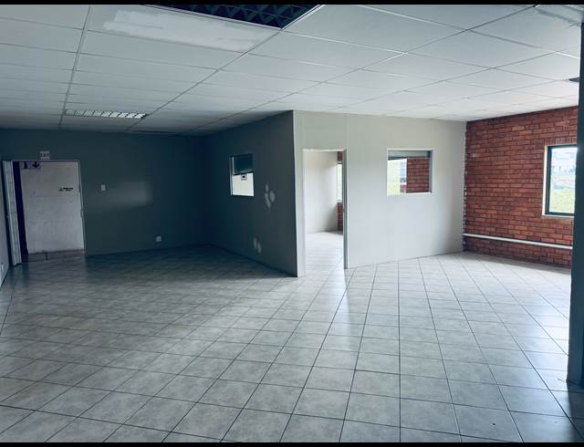 859M² WAREHOUSE TO LET IN CORNUBIA