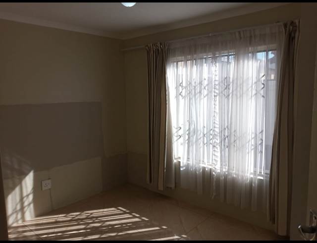 2 bed property to rent in PROTEA GLEN