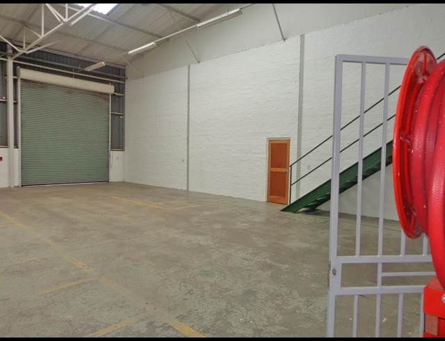 289M² WAREHOUSE TO LET IN JET PARK