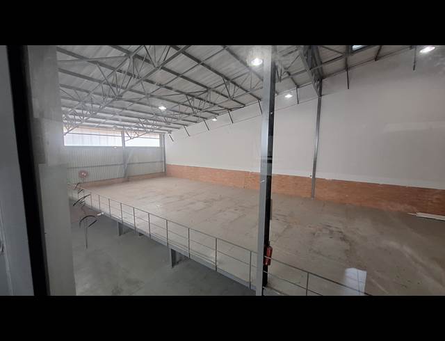 897M² WAREHOUSE TO LET IN COSMO BUSINESS PARK