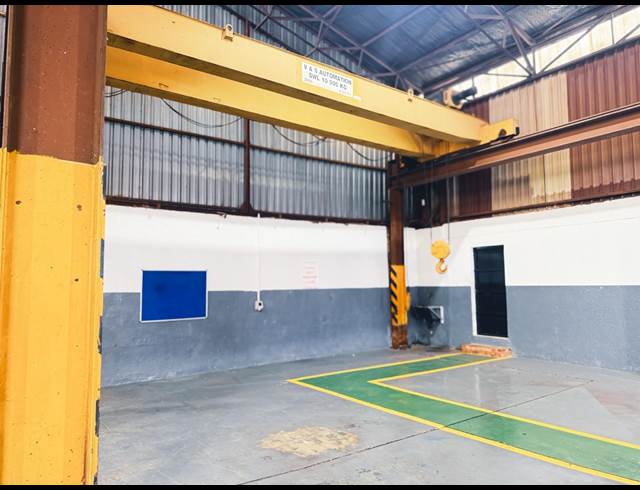 513M² BUILDING TO LET IN APEX