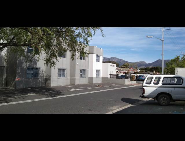 72M² OFFICE TO LET IN DIEP RIVER