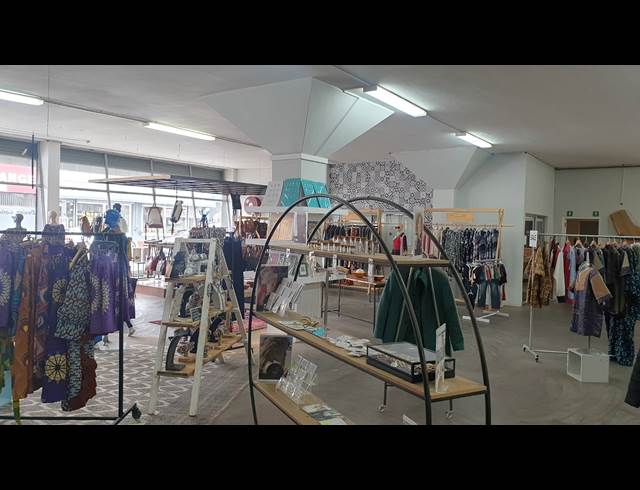 800M² SHOWROOM TO LET IN WOODSTOCK