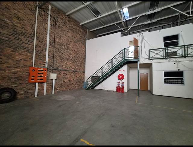 440M² WAREHOUSE TO LET IN RANDJESPARK