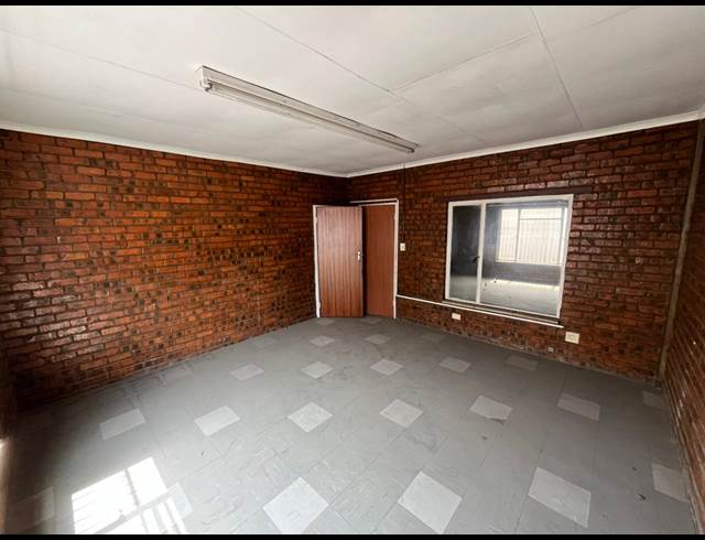 599M² WAREHOUSE TO LET IN NEW ERA