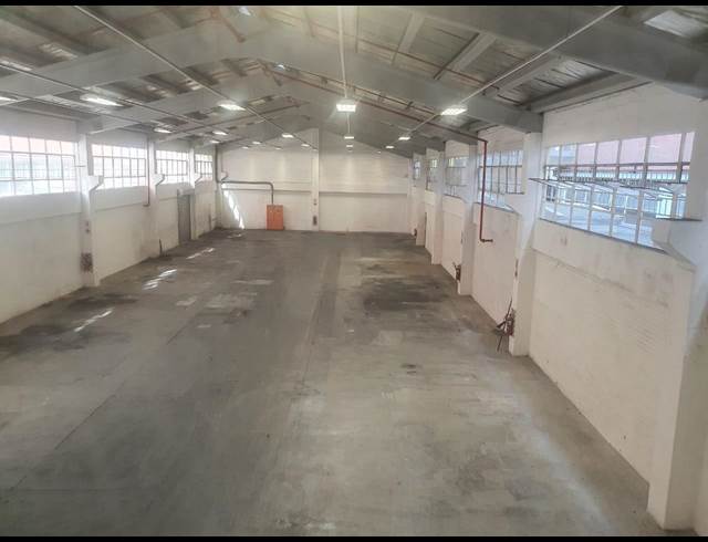 1,310M² WAREHOUSE TO LET IN WESTMEAD