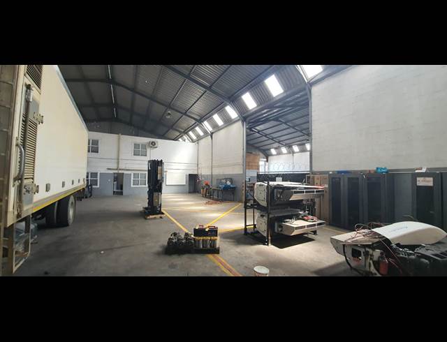 569M² WAREHOUSE TO LET IN AIRPORT INDUSTRIA