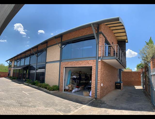 453M² WAREHOUSE TO LET IN NORTH RIDING