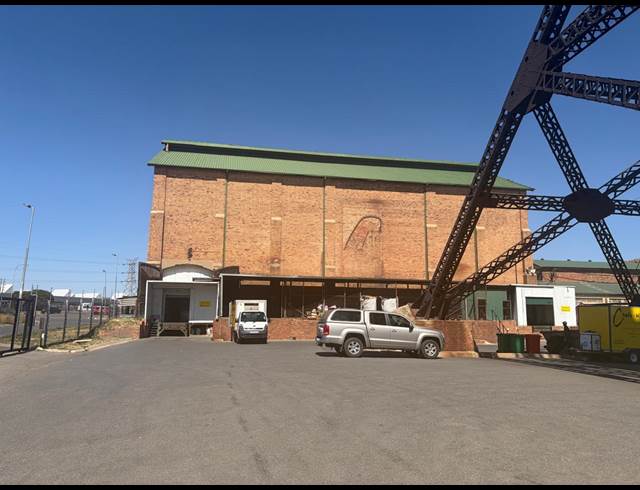 1,200M² WAREHOUSE TO LET IN CITY DEEP