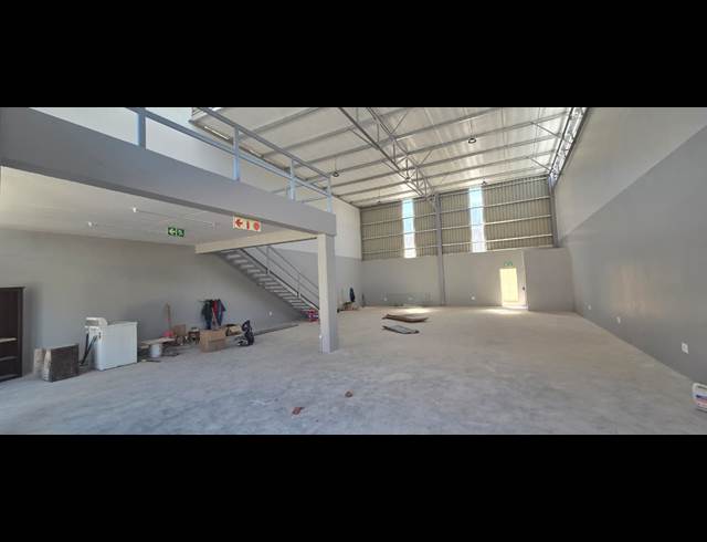 227M² WAREHOUSE TO LET IN RIVERSIDE PARK