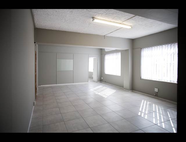 125M² OFFICE TO LET IN ALBERTON NORTH