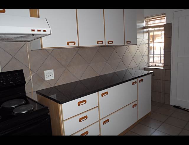 2 bed property to rent in NORTHCLIFF