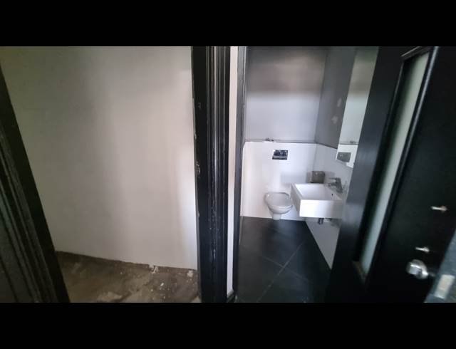 158M² OFFICE TO LET IN WOODSTOCK
