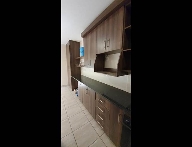 1 BEDROOM PROPERTY TO RENT IN DIE BULT