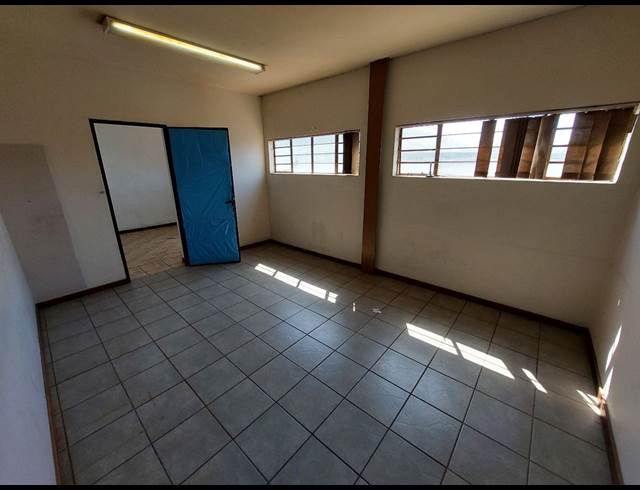 952M² WAREHOUSE TO LET IN HENNOPSPARK