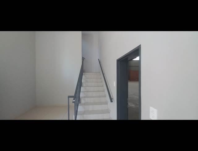 677M² WAREHOUSE TO LET IN COSMO BUSINESS PARK
