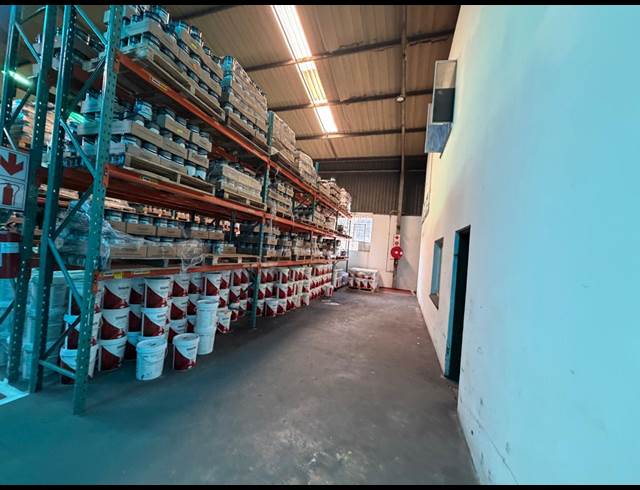 1,800M² WAREHOUSE TO LET IN INDUSTRIA WEST