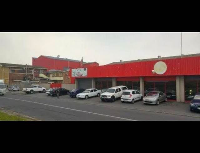 1,110M² FACTORY RENTED IN PAARDEN EILAND