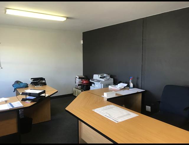 1,014M² WAREHOUSE TO LET IN AIRPORT INDUSTRIA