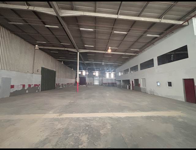 2,500M² WAREHOUSE TO LET IN PHOENIX INDUSTRIAL