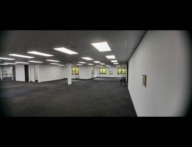 448M² OFFICE TO LET IN HYDE PARK