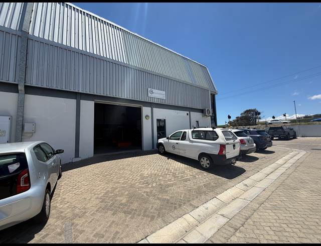 322M² WAREHOUSE TO LET IN FIRGROVE