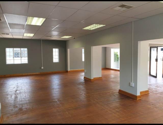230M² RETAIL TO LET IN GREENSIDE