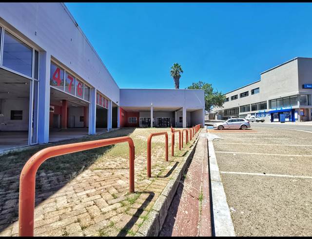 450M² SHOWROOM TO LET IN WINDSOR WEST